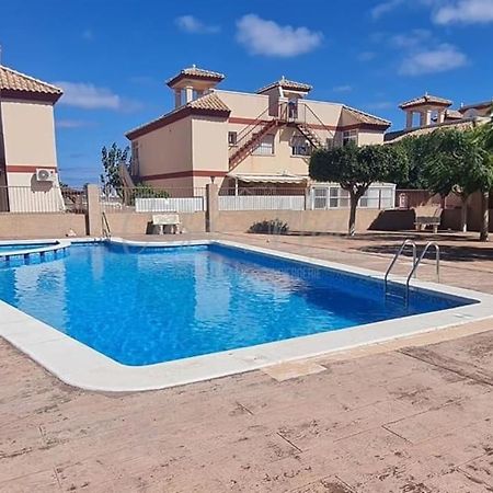 Agreable Appartement Avec Piscine Commune San Pedro del Pinatar Luaran gambar