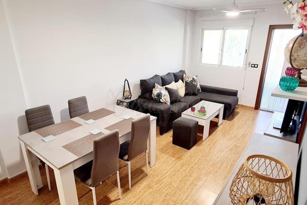 Agreable Appartement Avec Piscine Commune San Pedro del Pinatar Luaran gambar