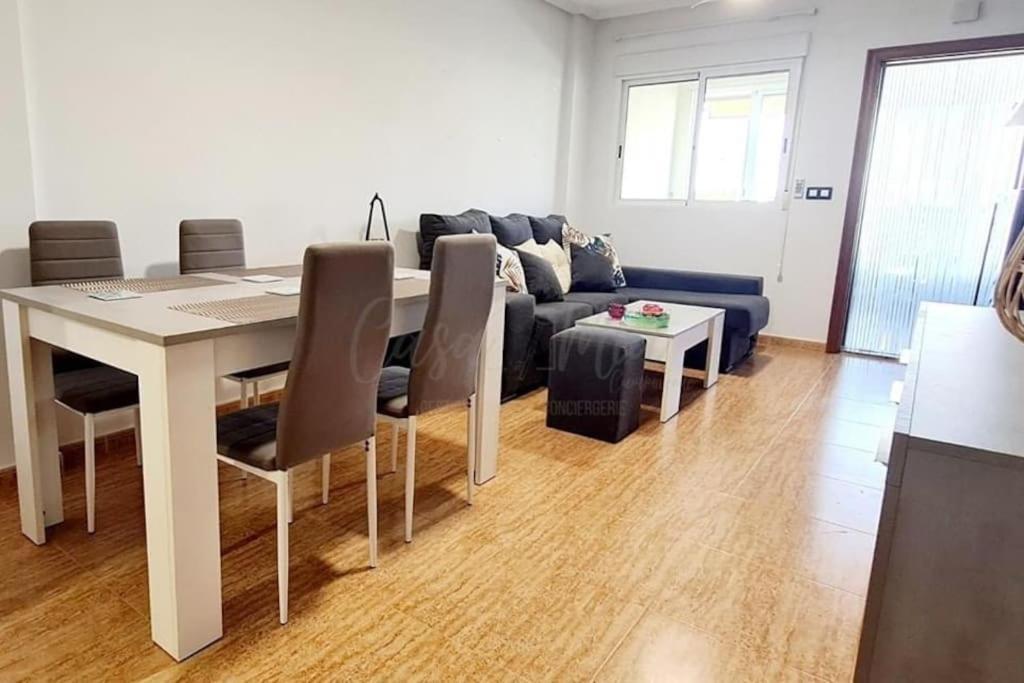 Agreable Appartement Avec Piscine Commune San Pedro del Pinatar Luaran gambar